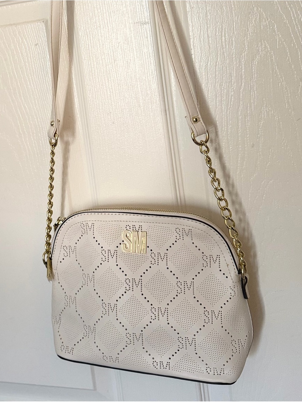 Steve Madden white Crossbody with Gold Chain Detail